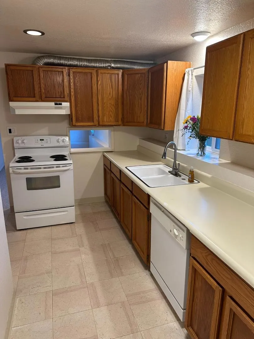 909 Etheldore Street Moss Beach, CA 94038