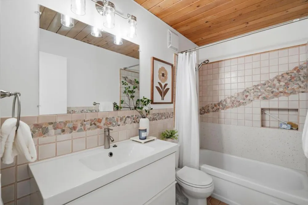 715 Quetta Avenue #E Sunnyvale, CA 94087