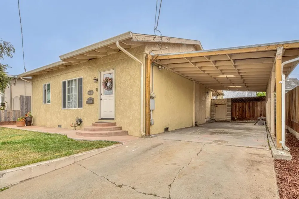 10941 Axtell Street Castroville, CA 95012