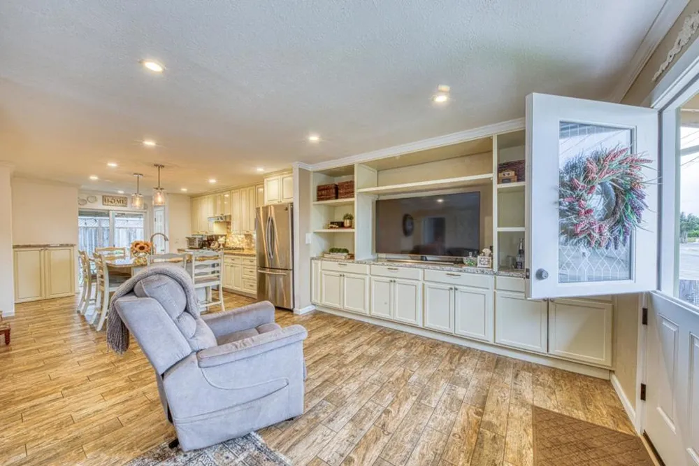 10941 Axtell Street Castroville, CA 95012