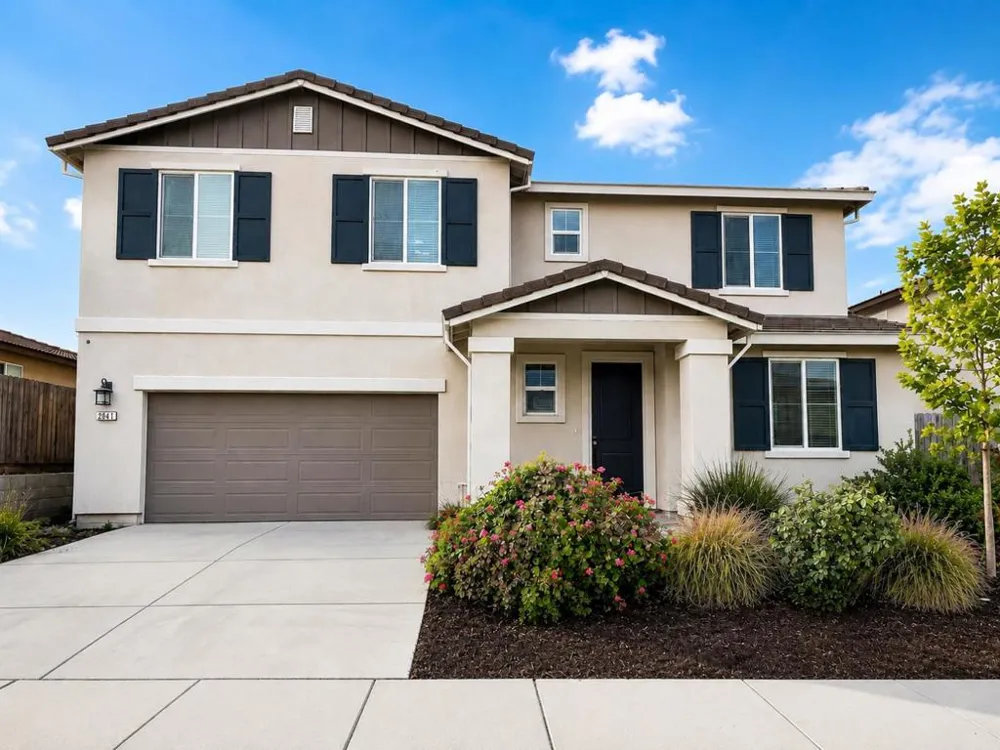 2041 Rosewood Drive Hollister, CA 95023