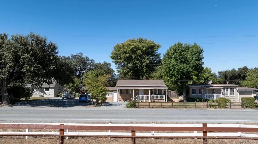 11705 Foothill Avenue Gilroy, CA 95020