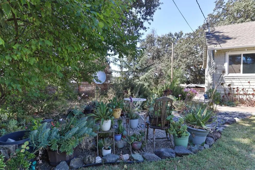 11705 Foothill Avenue Gilroy, CA 95020