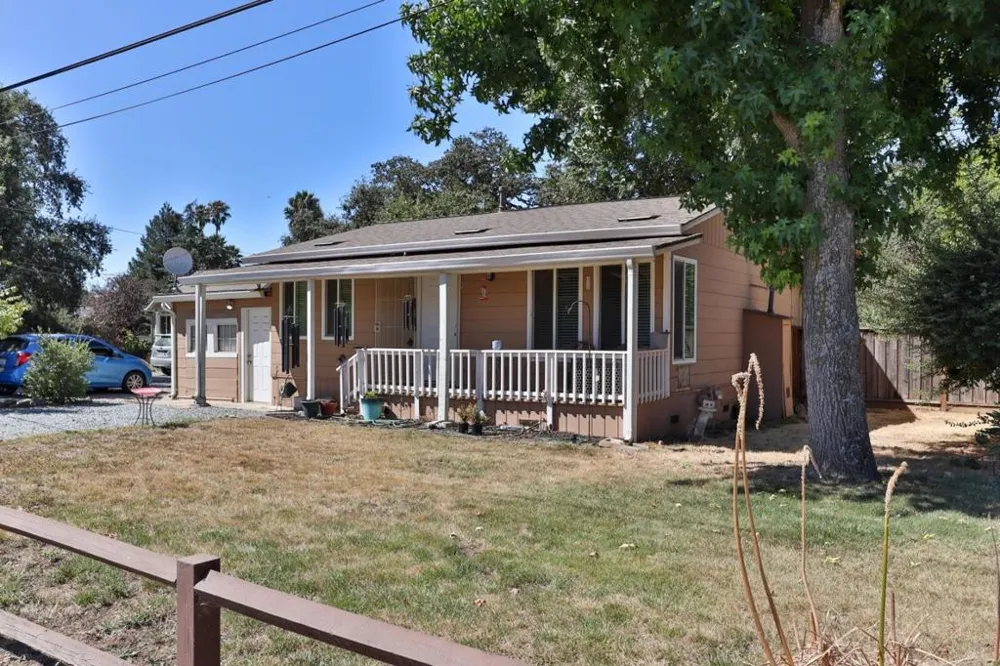 11705 Foothill Avenue Gilroy, CA 95020