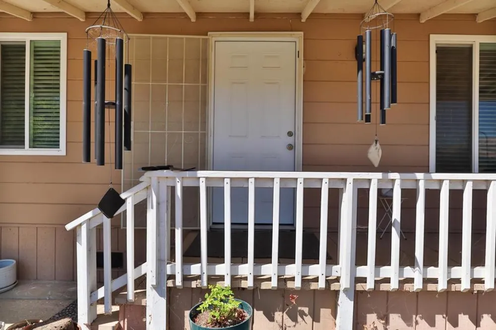 11705 Foothill Avenue Gilroy, CA 95020