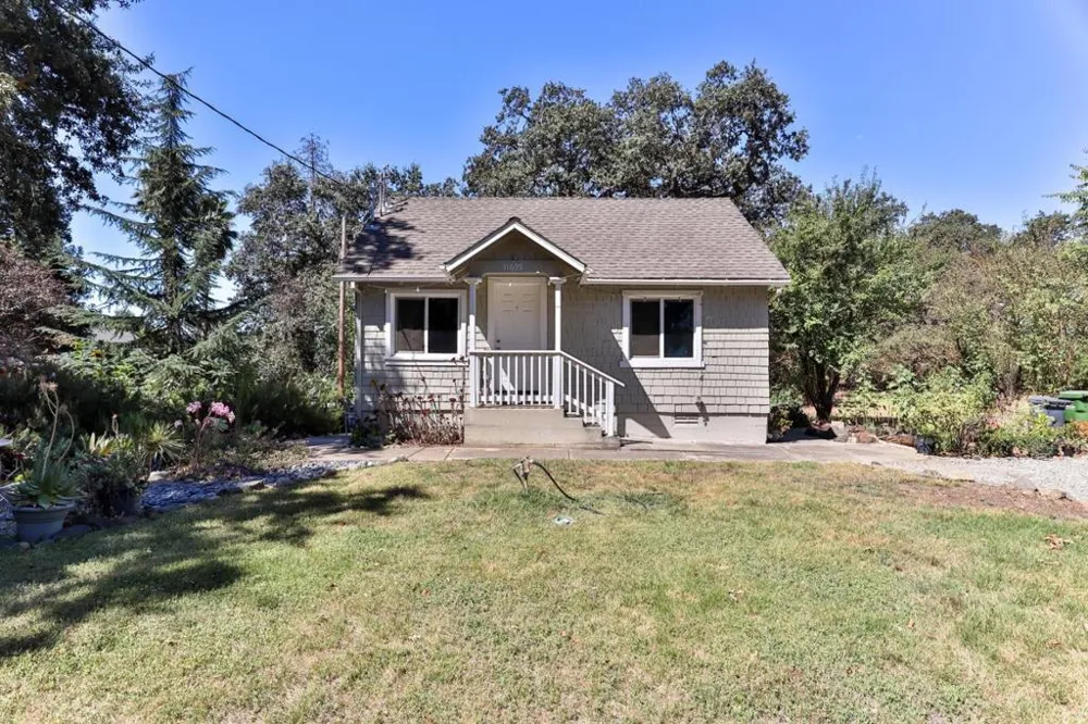 11705 Foothill Avenue Gilroy, CA 95020