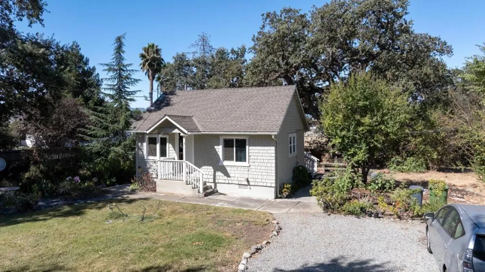 11705 Foothill Avenue Gilroy, CA 95020
