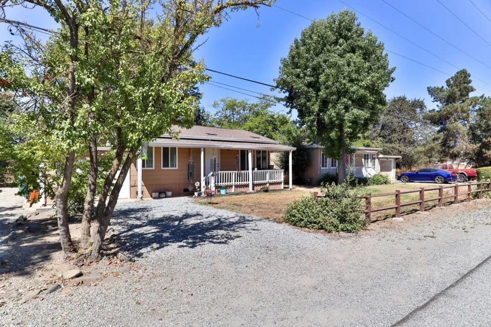 11705 Foothill Avenue Gilroy, CA 95020