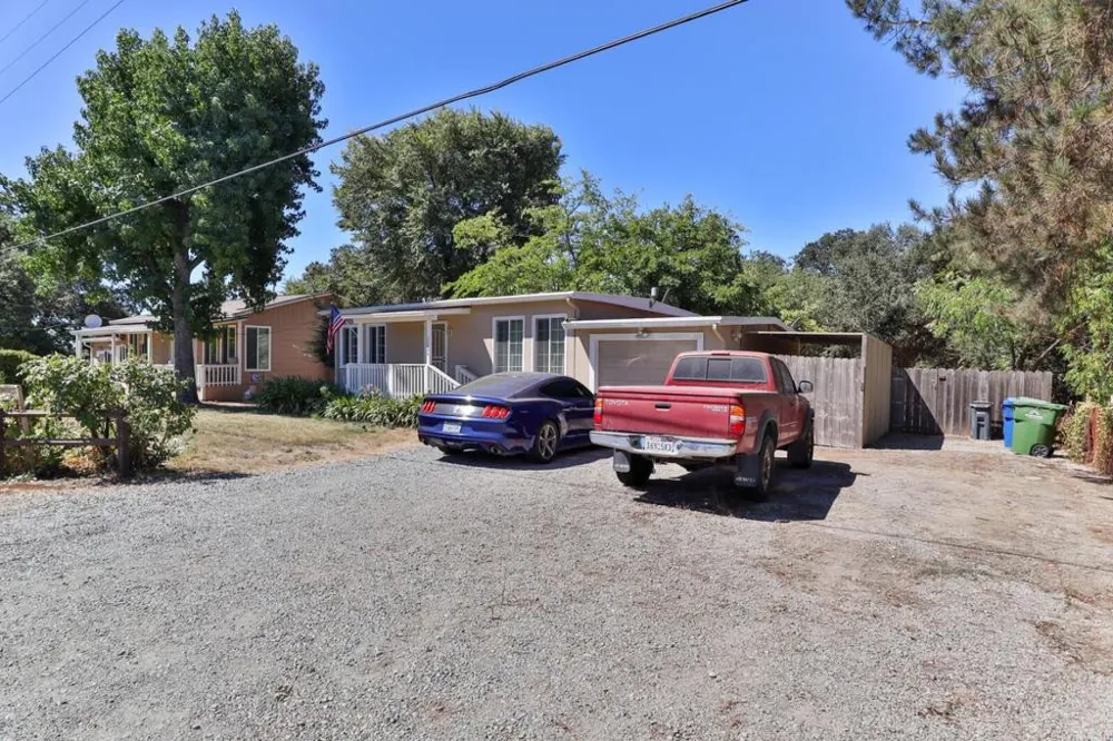 11705 Foothill Avenue Gilroy, CA 95020