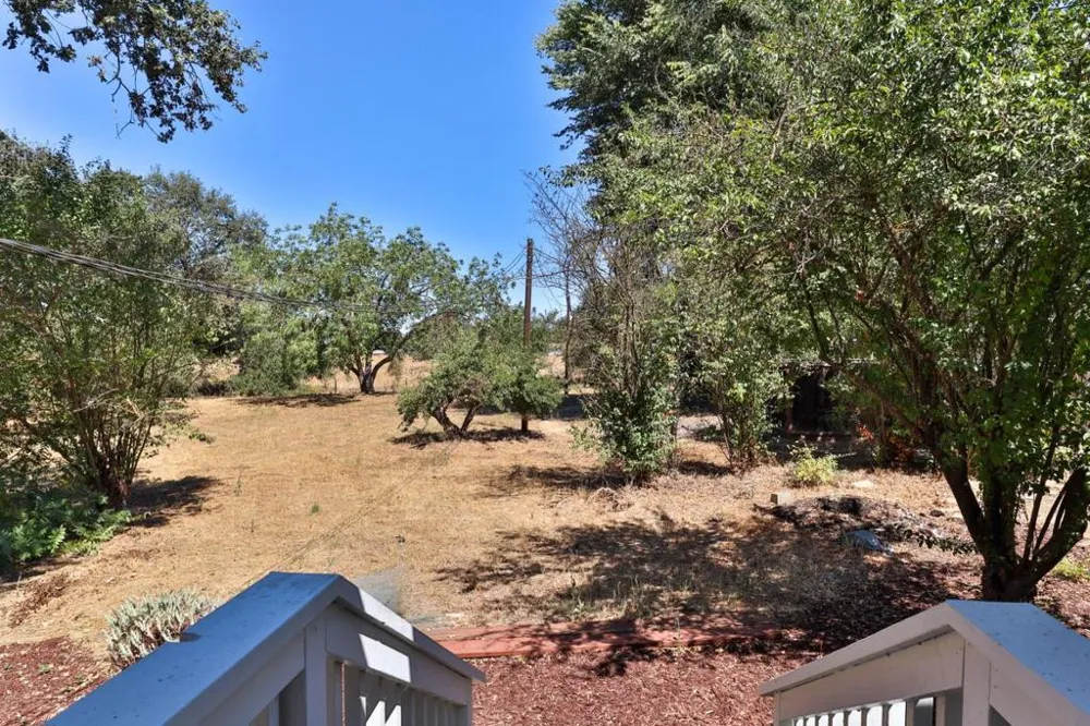 11705 Foothill Avenue Gilroy, CA 95020