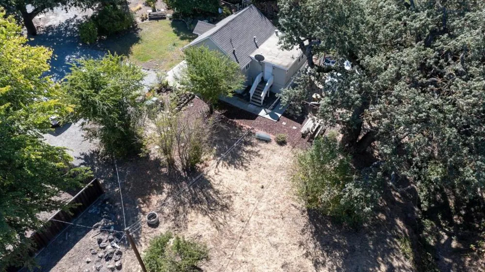 11705 Foothill Avenue Gilroy, CA 95020