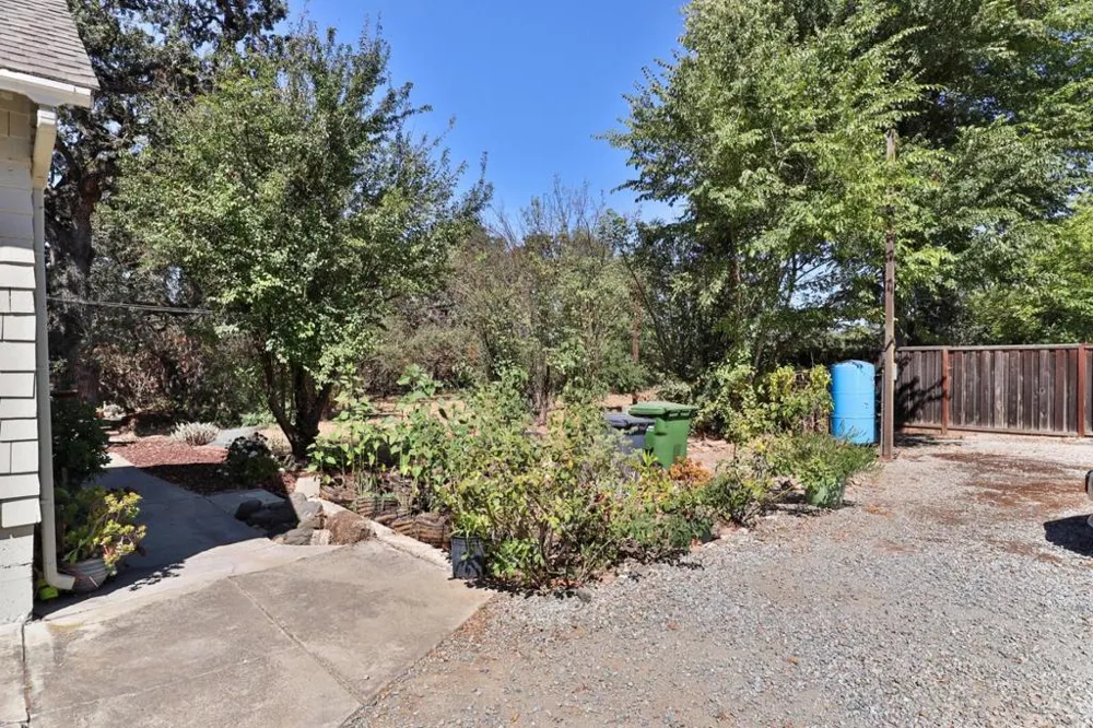 11705 Foothill Avenue Gilroy, CA 95020