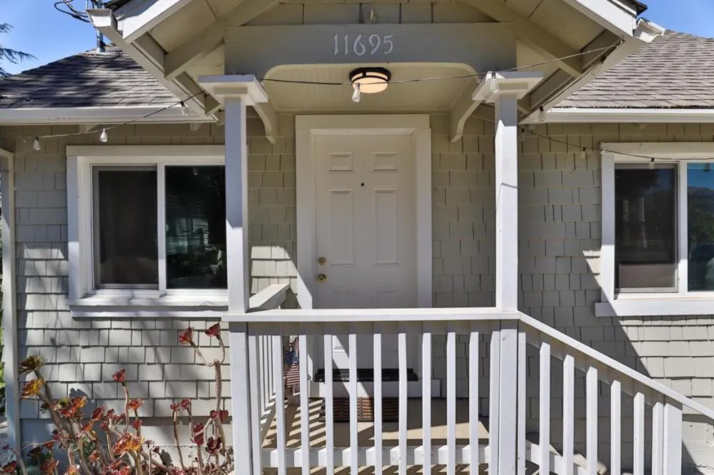 11705 Foothill Avenue Gilroy, CA 95020