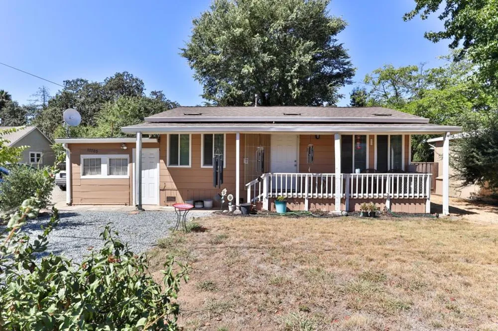 11705 Foothill Avenue Gilroy, CA 95020