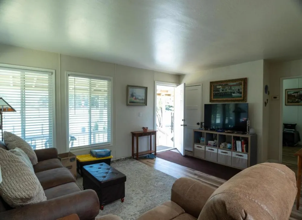 11705 Foothill Avenue Gilroy, CA 95020