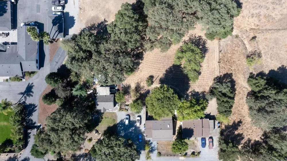 11705 Foothill Avenue Gilroy, CA 95020