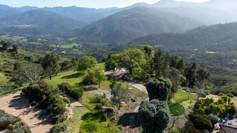 34994 Sky Ranch Road Carmel Valley, CA 93924