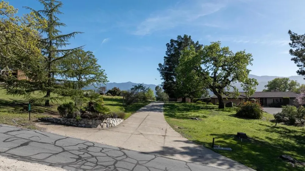 34994 Sky Ranch Road Carmel Valley, CA 93924