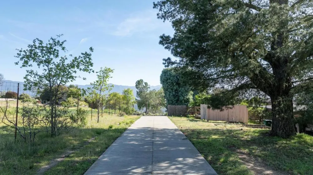 34994 Sky Ranch Road Carmel Valley, CA 93924