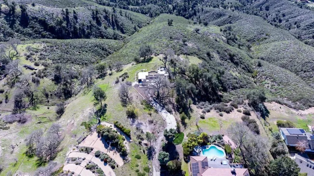 34994 Sky Ranch Road Carmel Valley, CA 93924