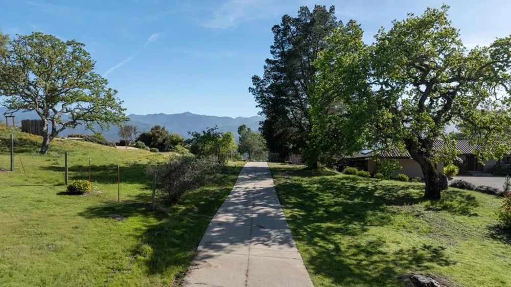 34994 Sky Ranch Road Carmel Valley, CA 93924