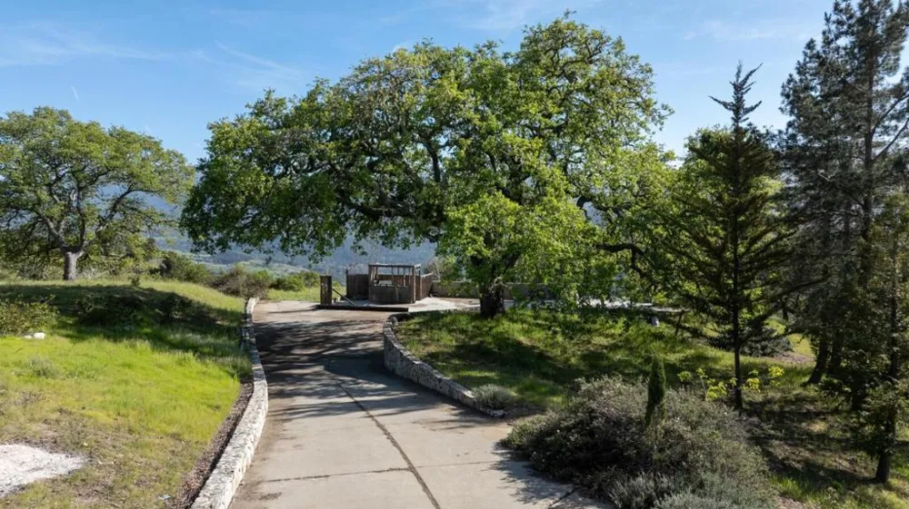 34994 Sky Ranch Road Carmel Valley, CA 93924