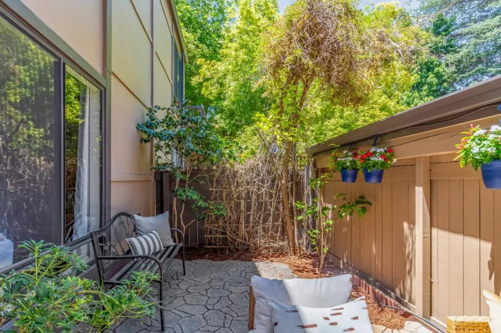 2000 Rock Street #19 Mountain View, CA 94043