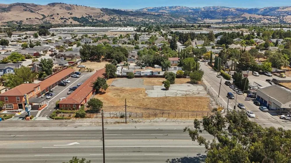 25 Peebles Avenue Morgan Hill, CA 95037