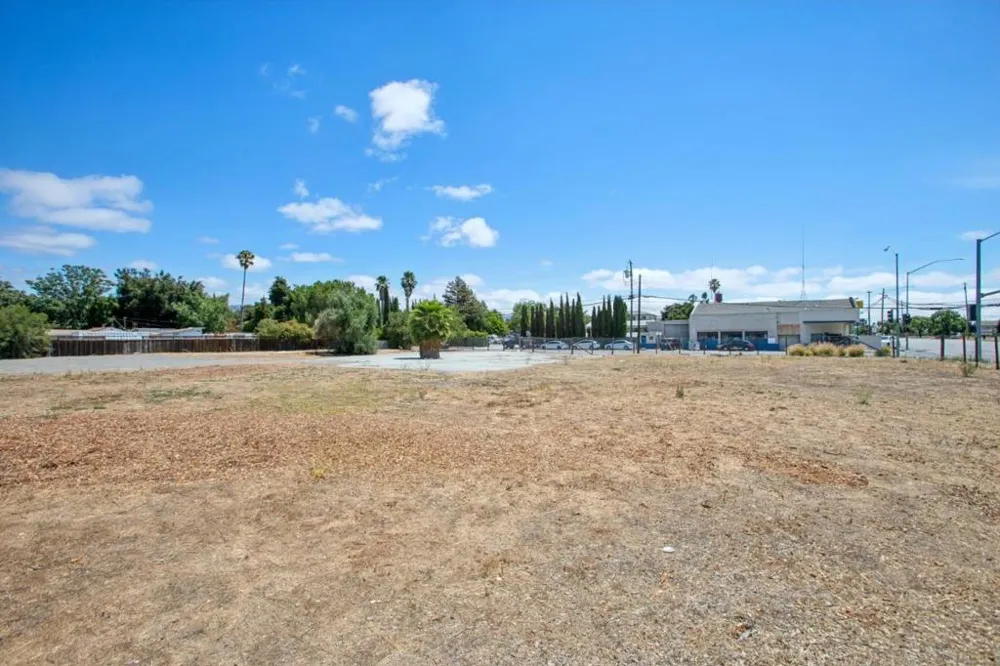 25 Peebles Avenue Morgan Hill, CA 95037
