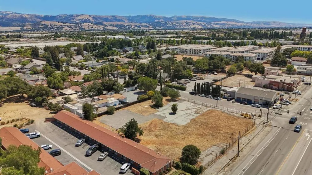25 Peebles Avenue Morgan Hill, CA 95037