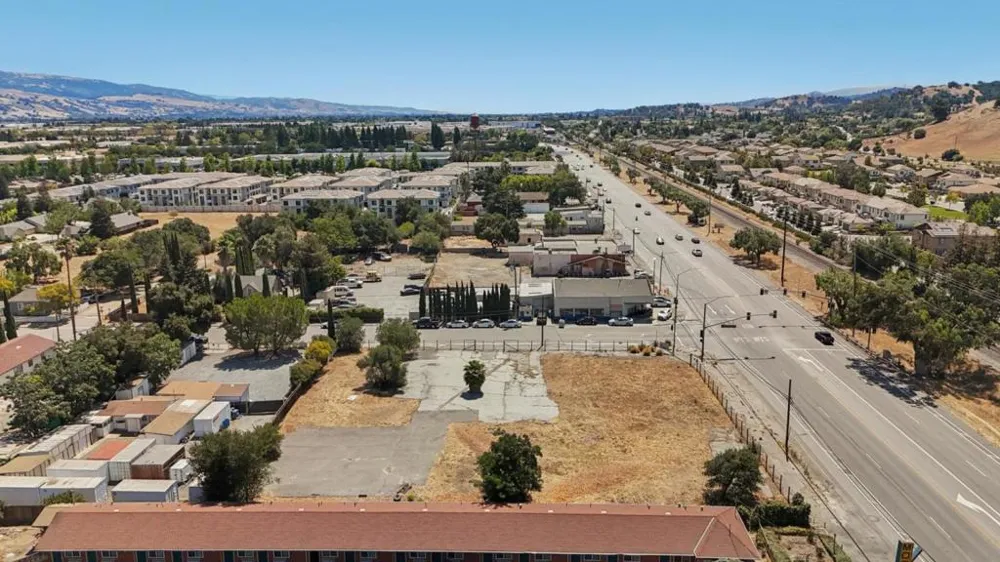 25 Peebles Avenue Morgan Hill, CA 95037