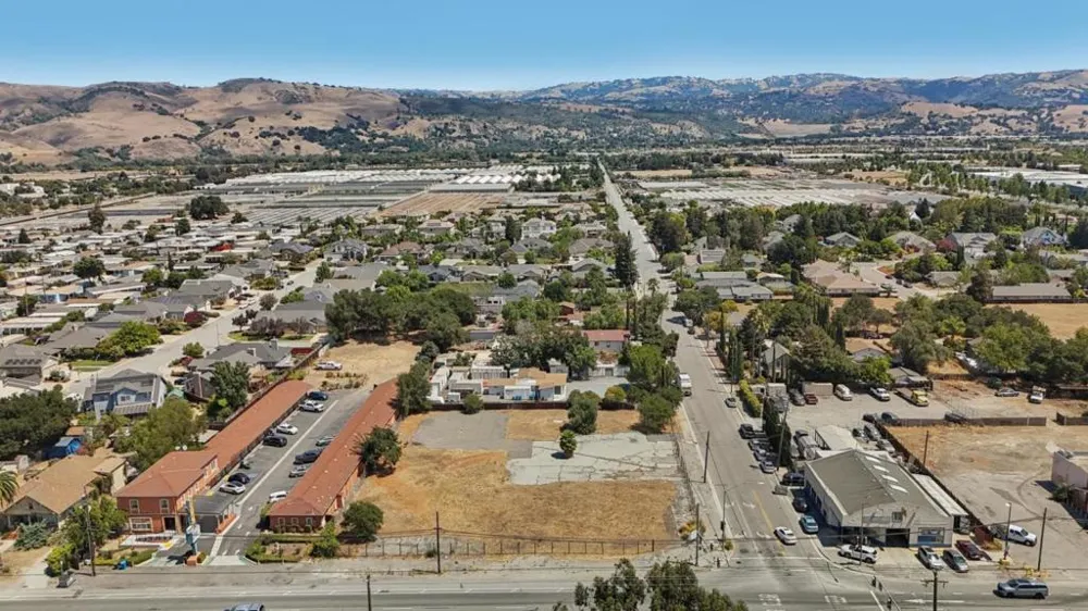 25 Peebles Avenue Morgan Hill, CA 95037