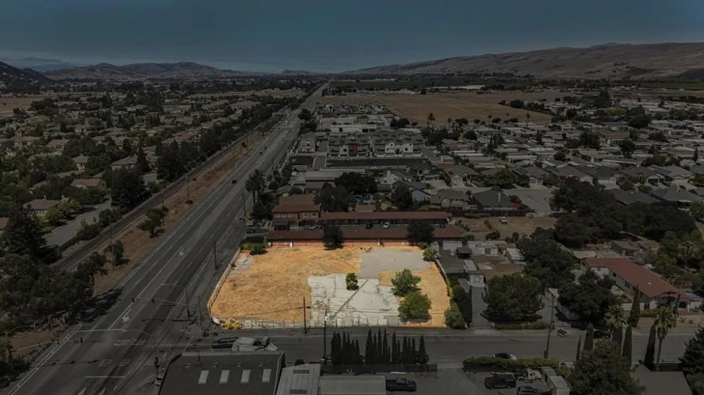 25 Peebles Avenue Morgan Hill, CA 95037