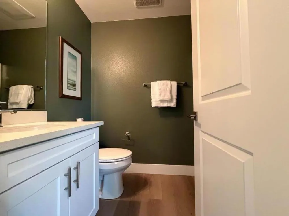 641 Savi Drive #104 Corona, CA 92878