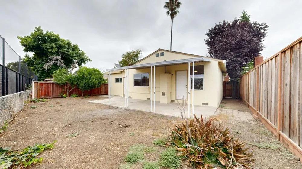 2543 Hazelwood Way East Palo Alto, CA 94303