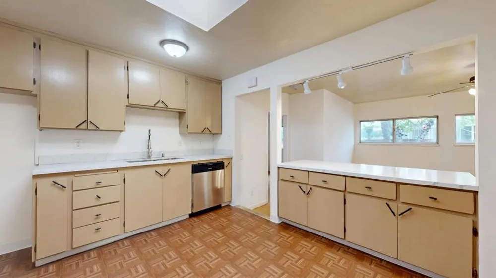 2543 Hazelwood Way East Palo Alto, CA 94303