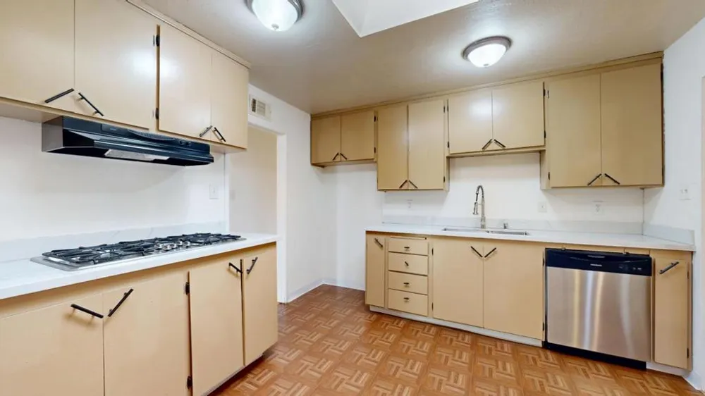 2543 Hazelwood Way East Palo Alto, CA 94303