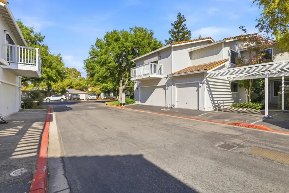 762 Pollard Road Los Gatos, CA 95032