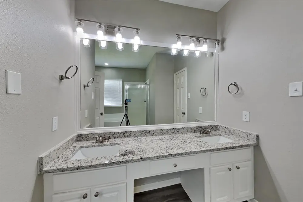 1906 Crescent Oak Drive Missouri City, TX 77459