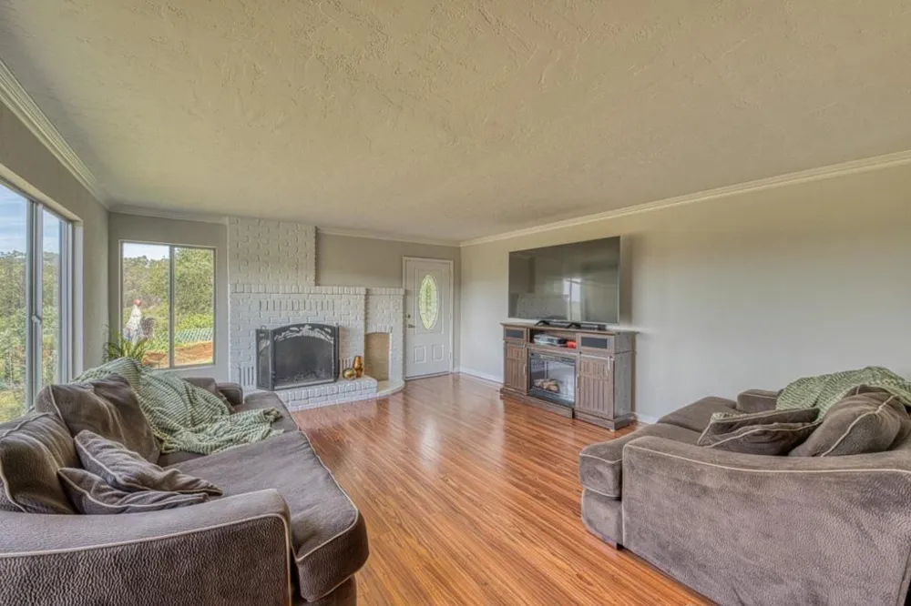 16985 Forrest Lane #B Royal Oaks, CA 95076