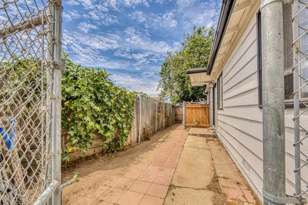 16985 Forrest Lane #B Royal Oaks, CA 95076