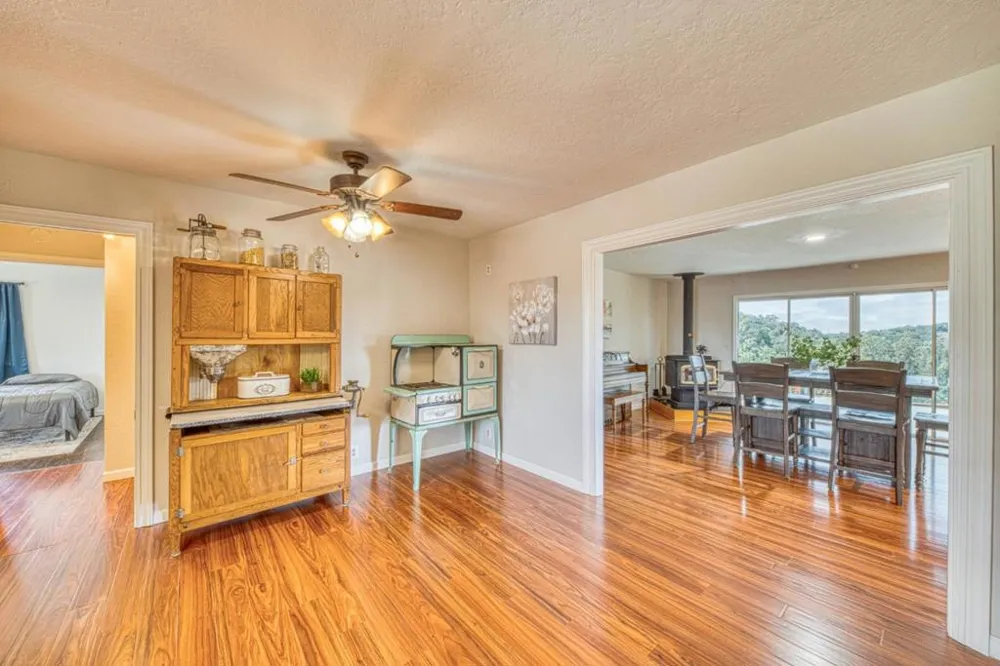 16985 Forrest Lane #B Royal Oaks, CA 95076