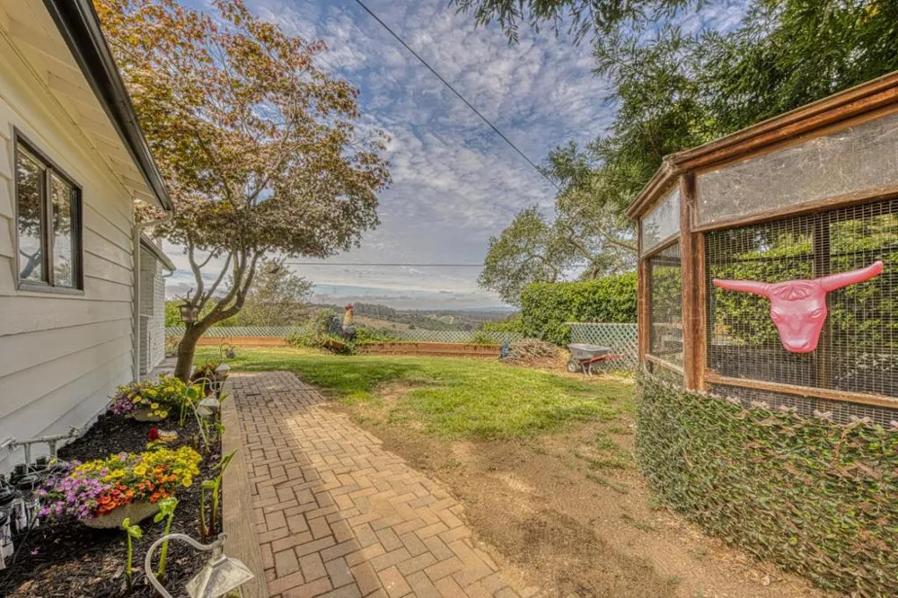 16985 Forrest Lane #B Royal Oaks, CA 95076