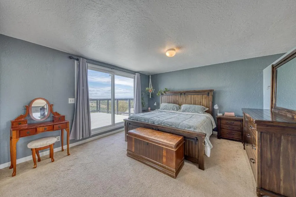 16985 Forrest Lane #B Royal Oaks, CA 95076