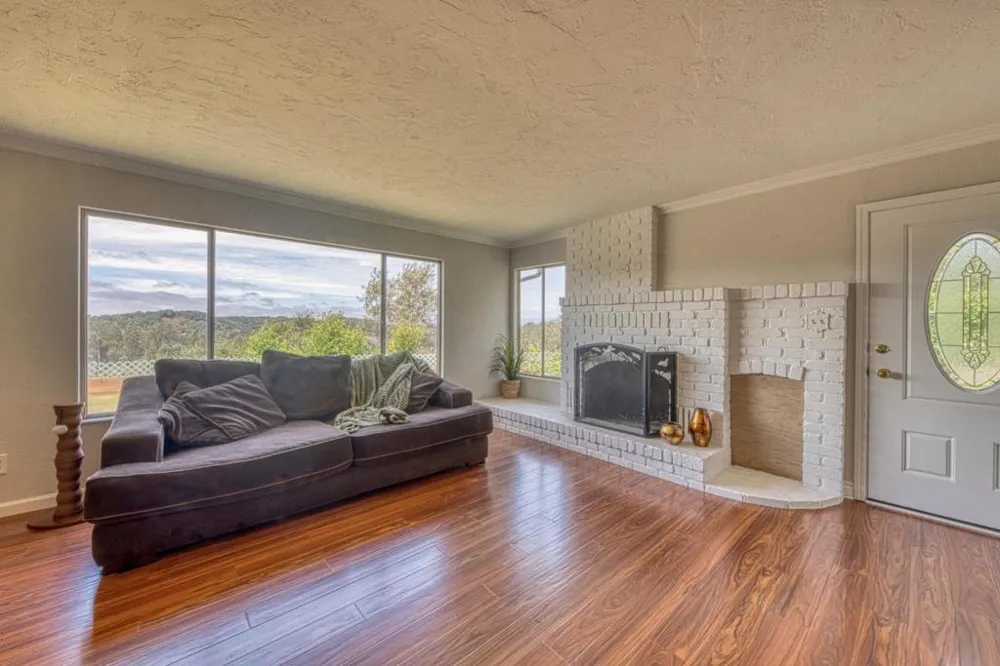 16985 Forrest Lane #B Royal Oaks, CA 95076