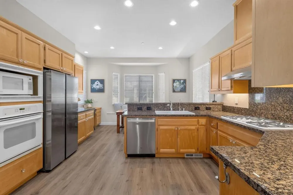 8039 Leno Drive Windsor, CA 95492