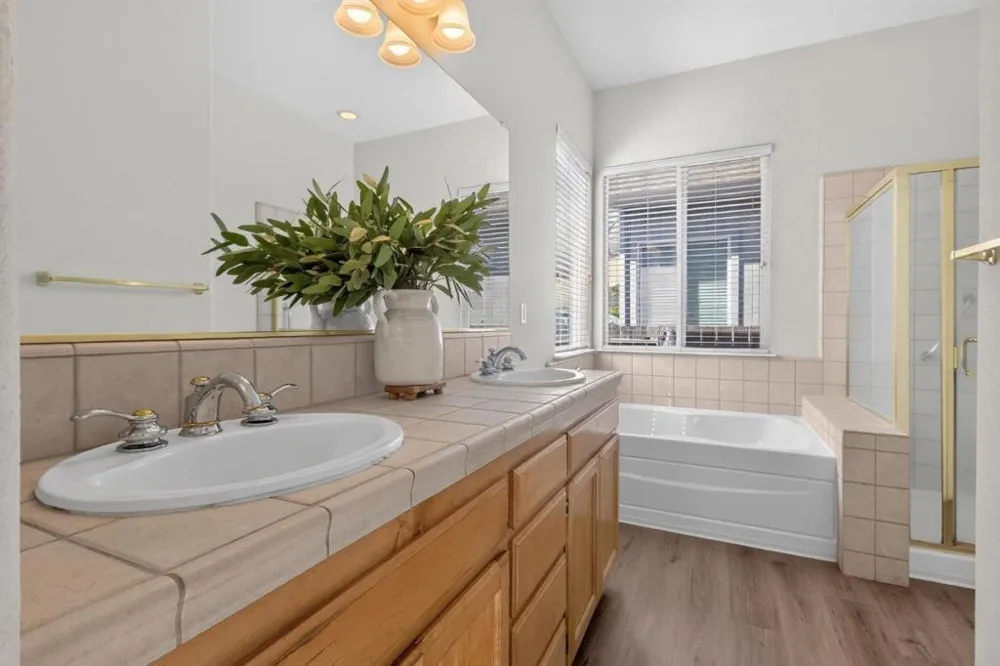 8039 Leno Drive Windsor, CA 95492