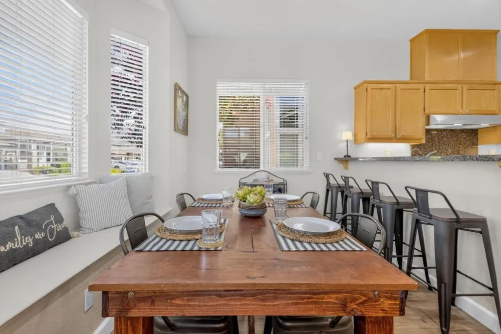 8039 Leno Drive Windsor, CA 95492