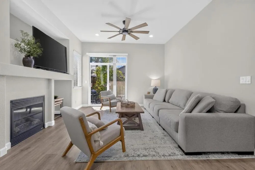 8039 Leno Drive Windsor, CA 95492