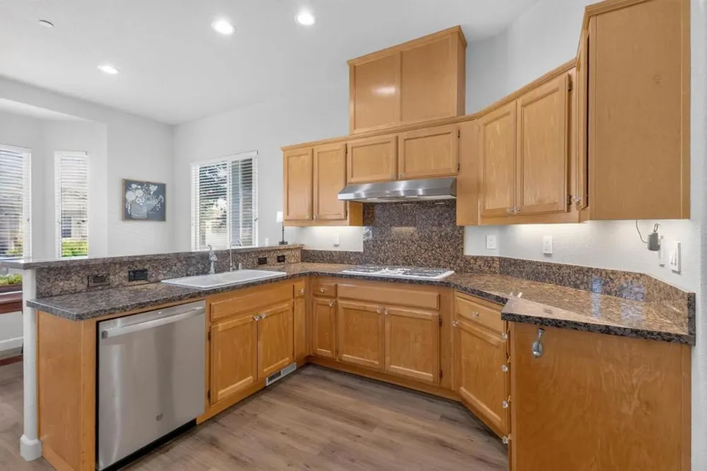 8039 Leno Drive Windsor, CA 95492